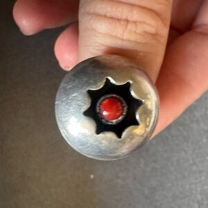 Stunning vintage Sterling silver ring with coral